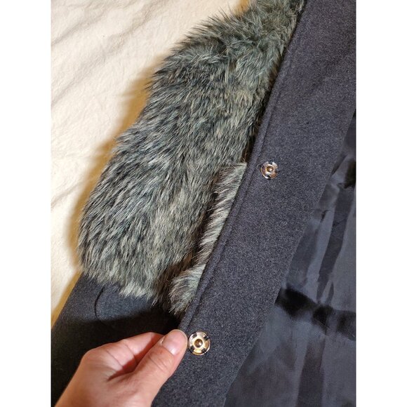 Like new and one-of-a-kind DKNY Jeans Faux Fur + Wool size S/M Longline Vest - Picture 11 of 16